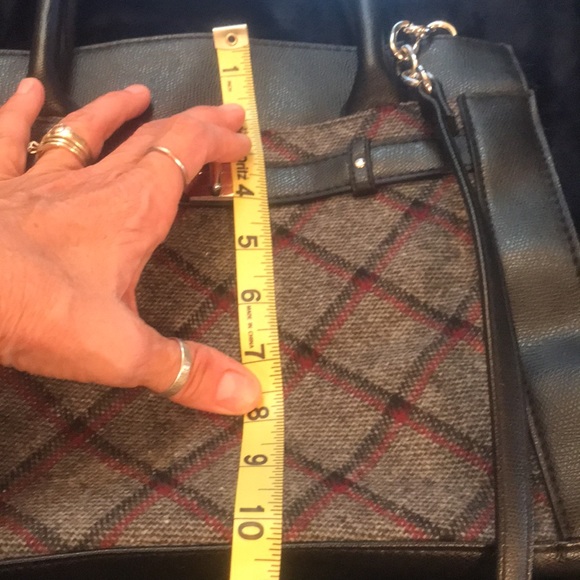 BLACK & GRAY SHOULDER BAG - Picture 10 of 11